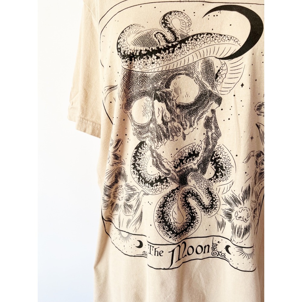 The Bookish Box Graphic Tee Hades The Moon Tarot Skull Snake Large - Picture 2 of 5